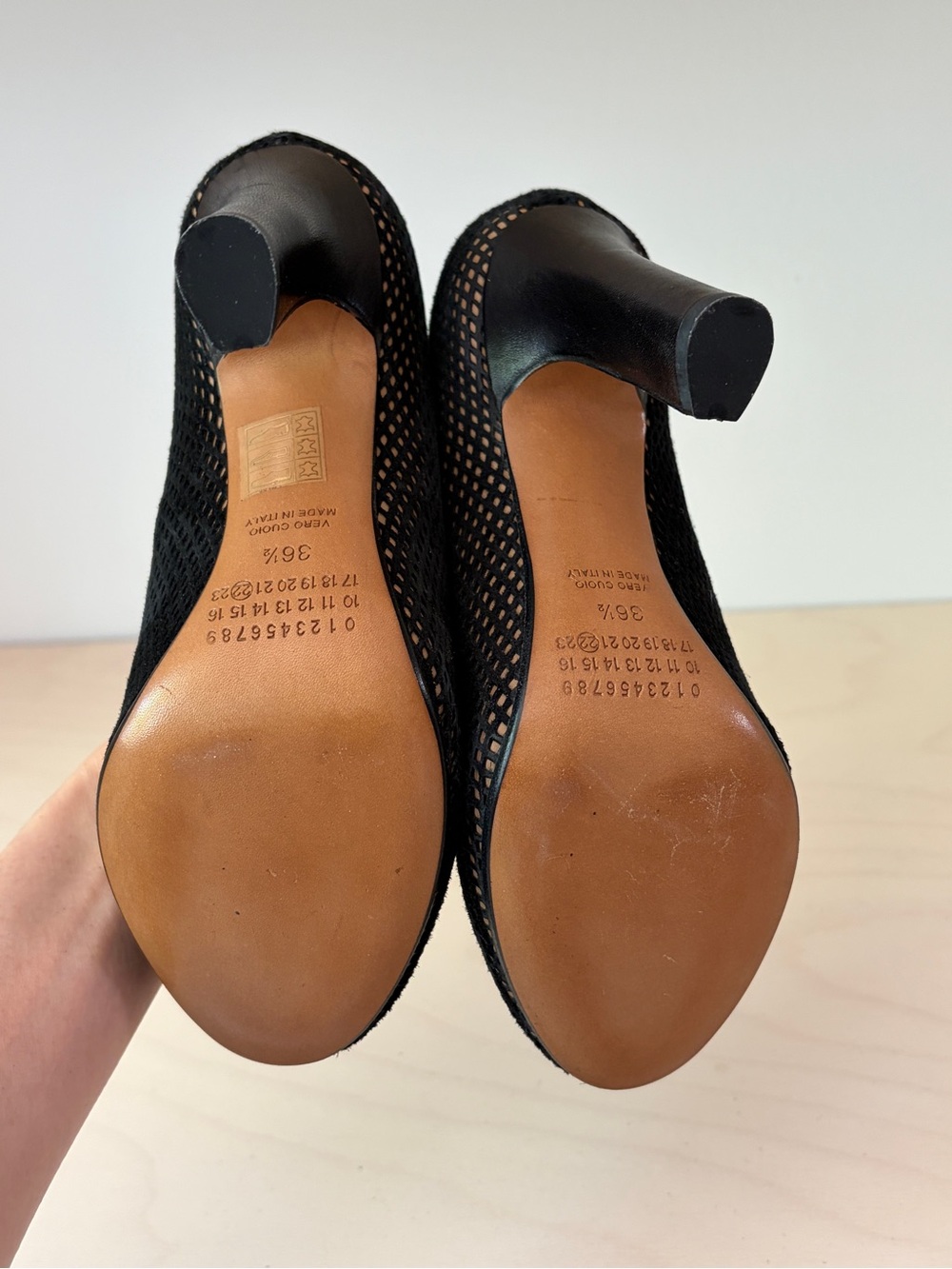 Maison Martin Margiela Fishnet Trompe L’Oeil Round-Toe Suede Pump 36.5 - Picture 11 of 14